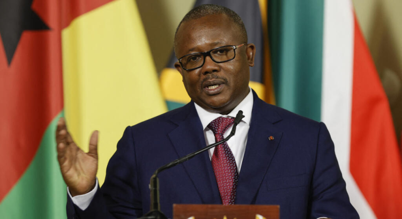 Imagem de Presidente de Transição da Guiné-Bissau apostado no desarmamento de uma unidade próxima de Sissoco Embaló